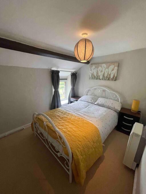 Yew Tree Cottage, 3 Bedroom, 4 Church Row Defynnog Devynock 外观 照片