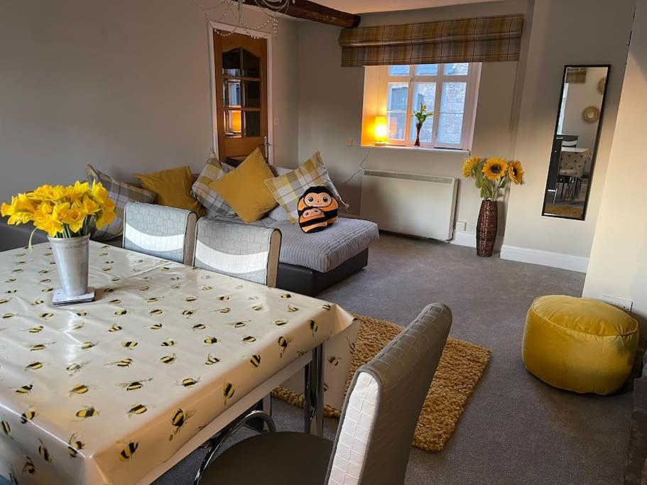 Yew Tree Cottage, 3 Bedroom, 4 Church Row Defynnog Devynock 外观 照片
