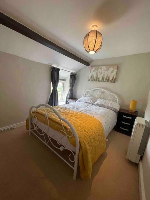 Yew Tree Cottage, 3 Bedroom, 4 Church Row Defynnog Devynock 外观 照片